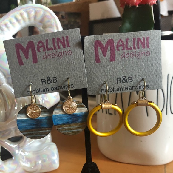 2 Pairs Earrings: Warrior Hoops & Maverick Slides - Picture 1 of 3